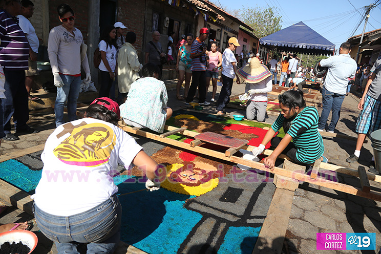 Alfombras pasionarias avivan la fe de los cristianos